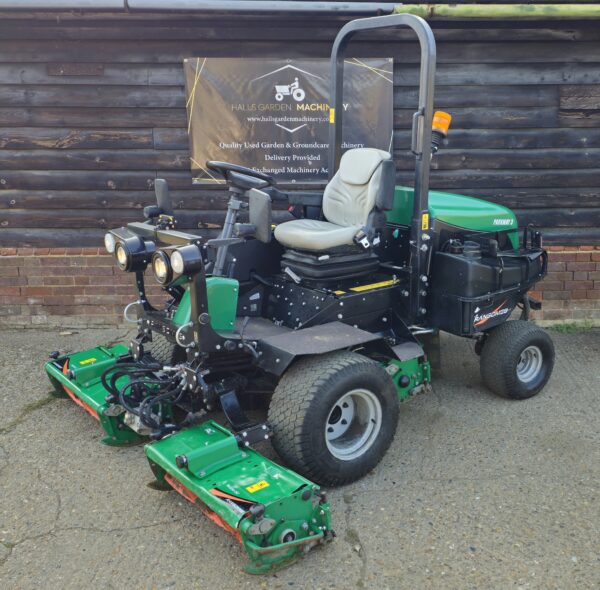 Ransomes Parkway 3 Triple Cylinder Ride On Mower - Image 3