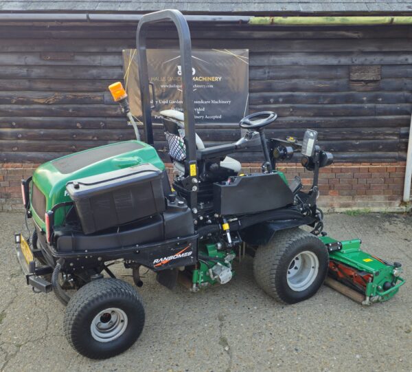 Ransomes Parkway 3 Triple Cylinder Ride On Mower - Image 4