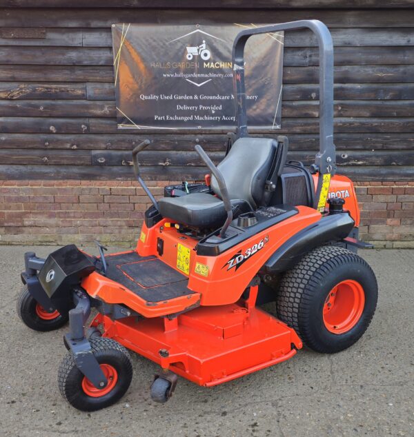 Kubota ZD326s Diesel Zero Turn Ride On Mower - Image 2
