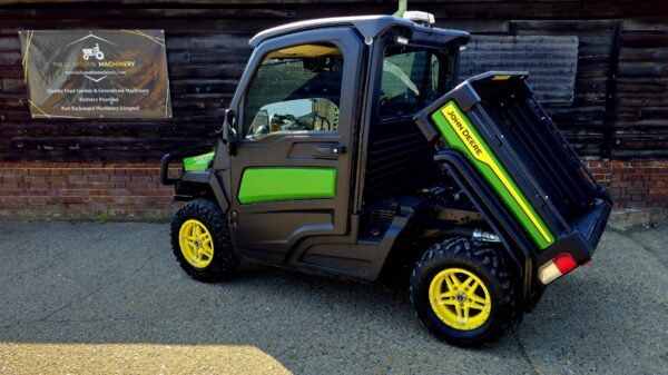 John Deere XUV 835m Petrol Gator - Image 4