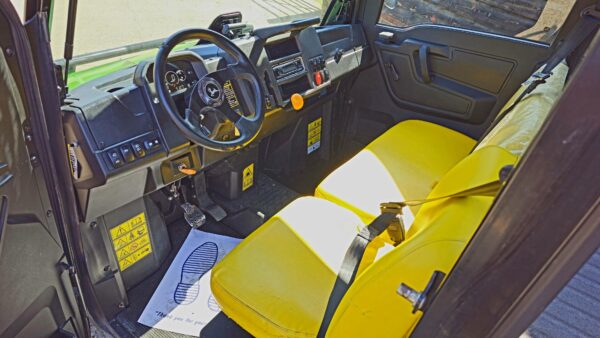 John Deere XUV 835m Petrol Gator - Image 7