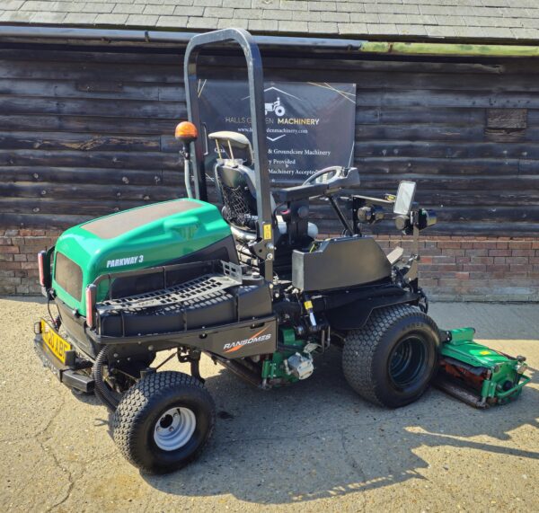 Ransomes Parkway 3 Triple Cylinder Ride On Mower - Image 3