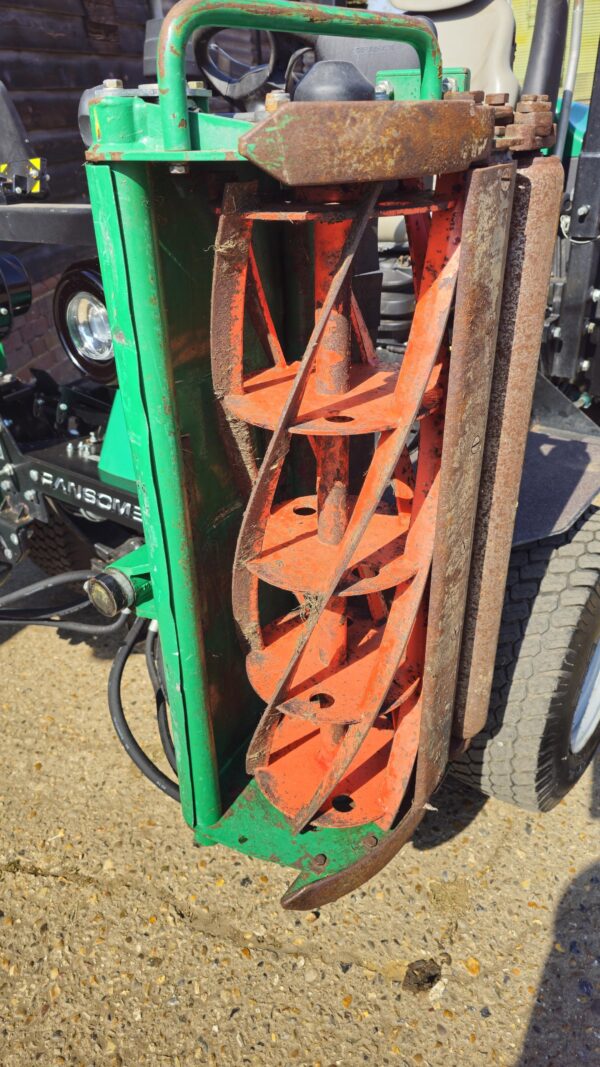 Ransomes Parkway 3 Triple Cylinder Ride On Mower - Image 7
